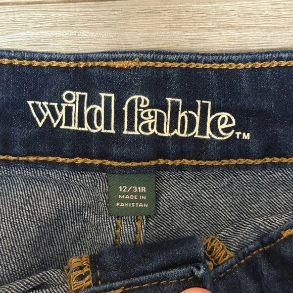 Women’s Denim Blue Jean Shorts - Picture 2 of 3